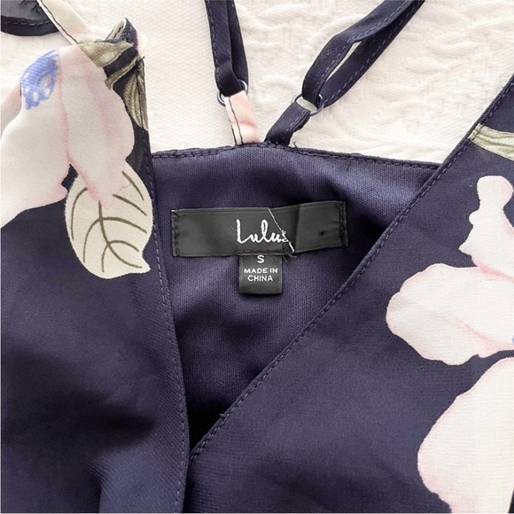 NWOT Lulus All Mine Navy Blue Floral Print High-Low Wrap Dress Small - Picture 3 of 6
